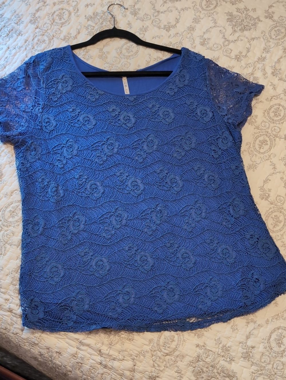 Leo & Nicole Blue Lace Overlay Short Sleeve Top